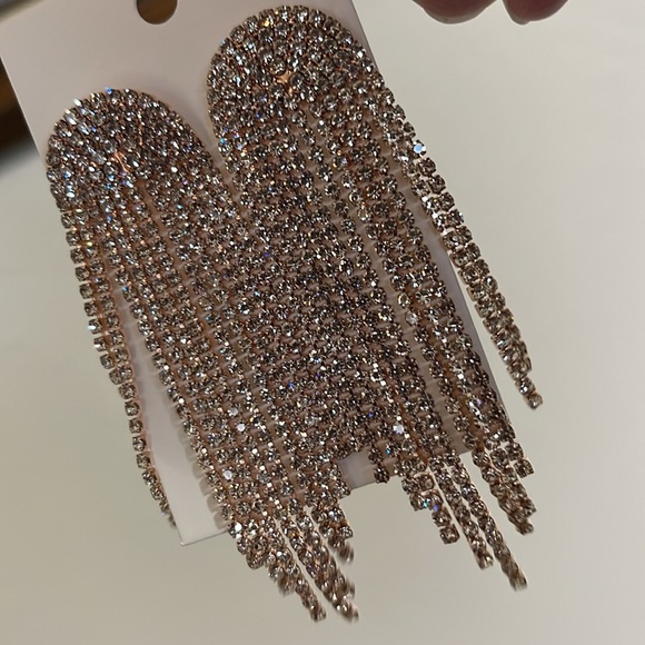 Set of 3, Clutch Bag w/47” Shoulder Chain, Crystal Bracelet & Earrings - Picture 5 of 8